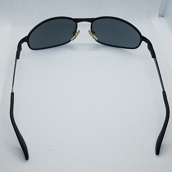 Sun Classics Black Sunglasses - Picture 5 of 6